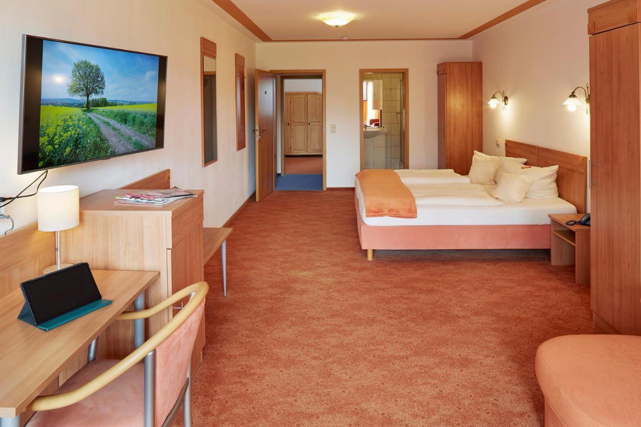 Land- Und Aktivhotel Altmuehlaue Бад Родах Екстериор снимка