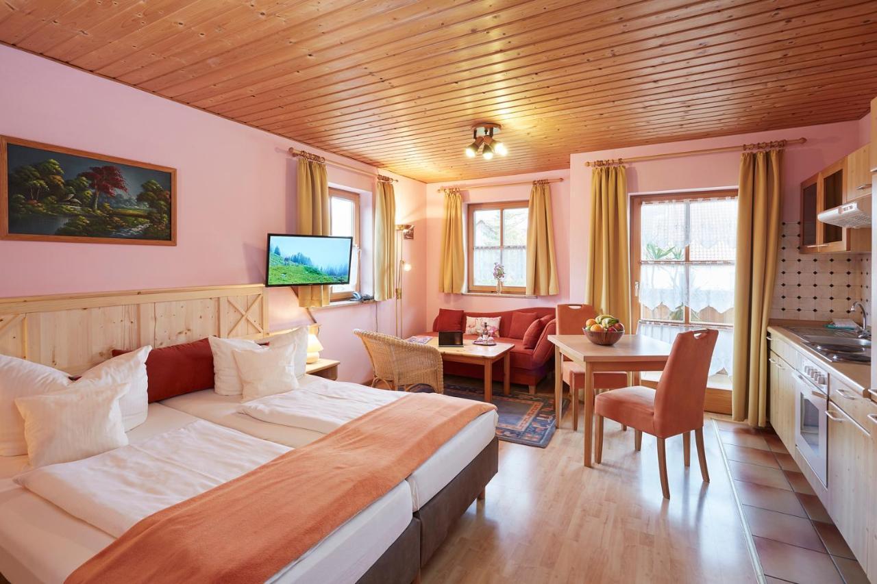Land- Und Aktivhotel Altmuehlaue Бад Родах Екстериор снимка